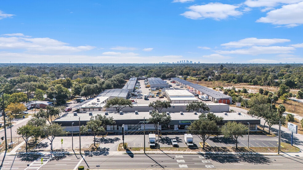 1727 E Busch Blvd, Tampa, FL à louer - Aérien – Image 1 sur 22