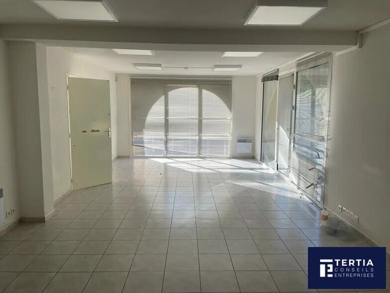 Bureau dans Béziers à louer - Photo de l’immeuble – Image 2 sur 7