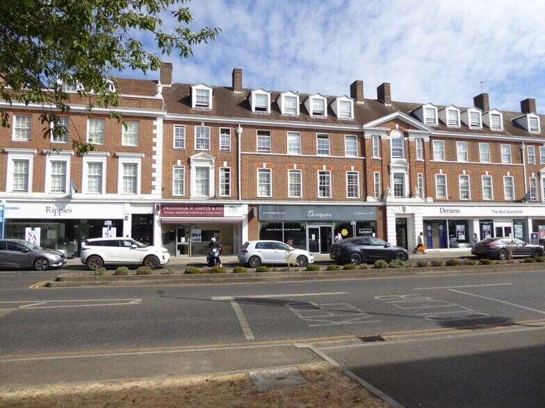 22-24 New Zealand Ave, Walton On Thames à louer - Photo de l’immeuble – Image 3 sur 3