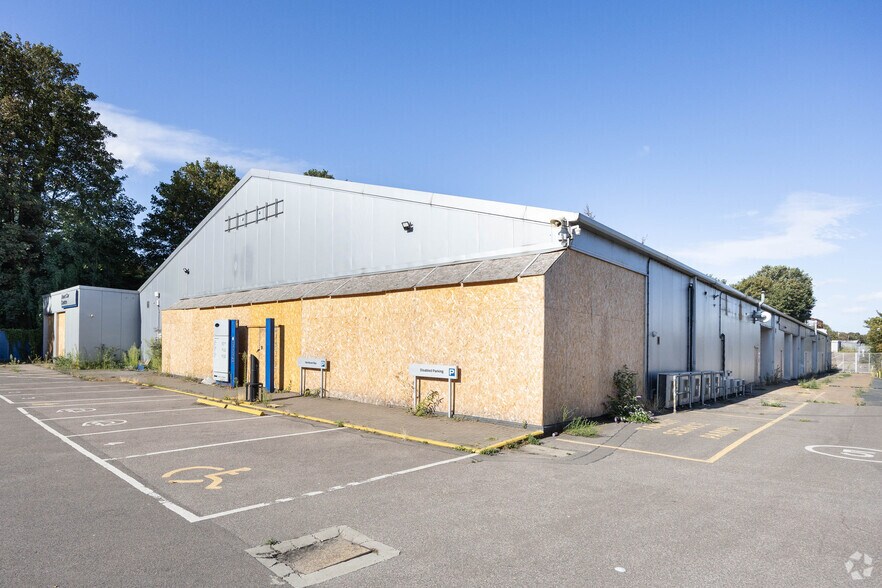 Crown Quay Ln, Sittingbourne à vendre - Photo de l’immeuble – Image 3 sur 6
