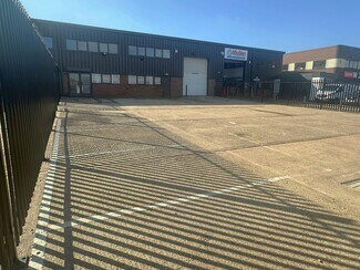 Plus de détails pour Napier Rd, Bedford - Industriel/Logistique à louer