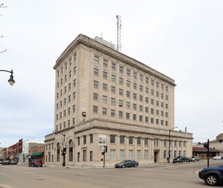 Plus de détails pour 404 N Main St, Oshkosh, WI - Bureau à louer
