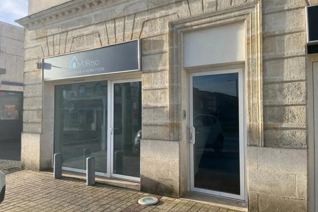 Plus de détails pour Local commercial à louer