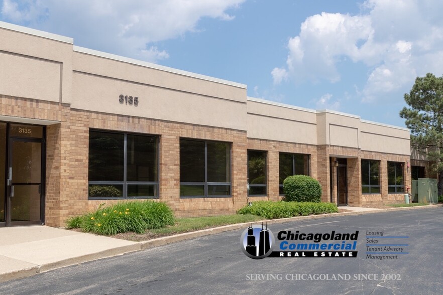 3115 N Wilke Rd, Arlington Heights, IL à louer - Photo de l’immeuble – Image 1 sur 17