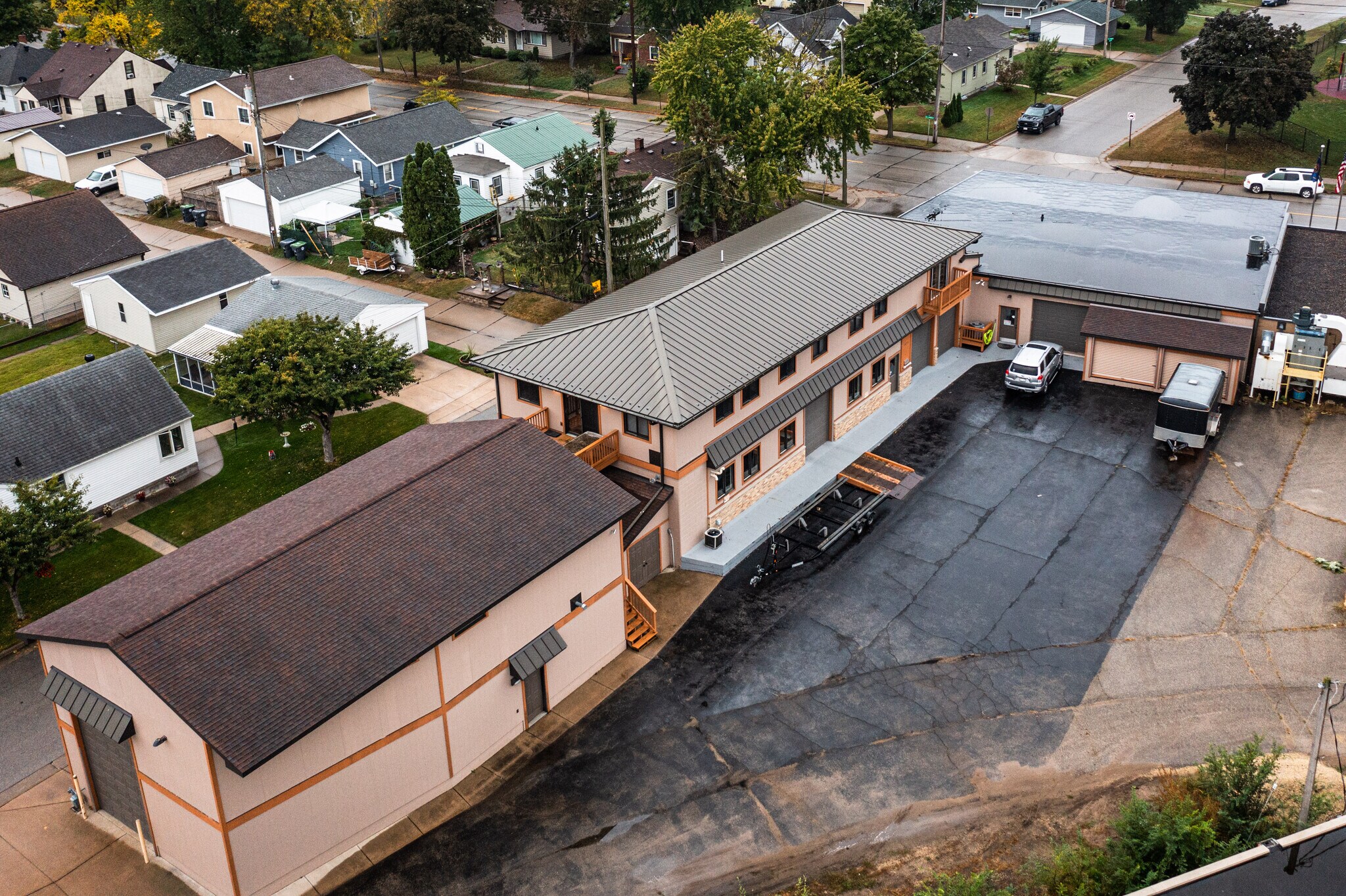 1613 Chase St, La Crosse, WI à vendre Photo de l’immeuble– Image 1 sur 43