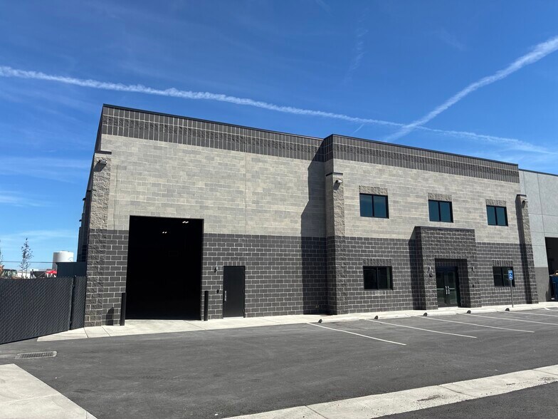 1657 S. Boston St STE B, Lehi, UT à louer - Photo de l’immeuble – Image 2 sur 18