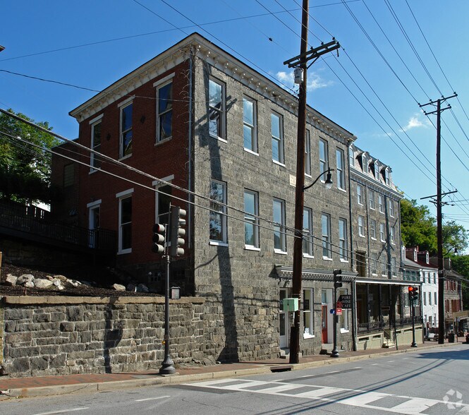 8210-8212 Main St, Ellicott City, MD à louer - Photo principale – Image 1 sur 3