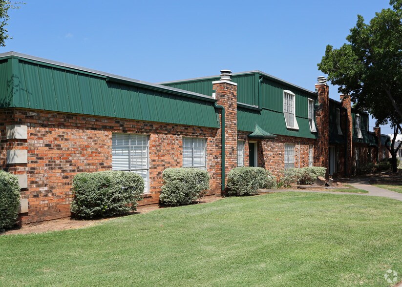 4201 Cedar Elm Ln, Wichita Falls, TX à vendre - Photo principale – Image 1 sur 142