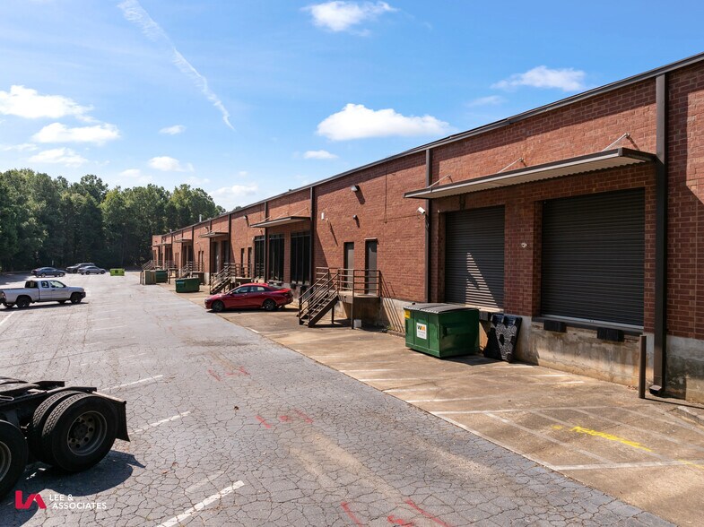 5020-5072 Clark Howell Hwy, College Park, GA à louer - Photo de l’immeuble – Image 3 sur 20