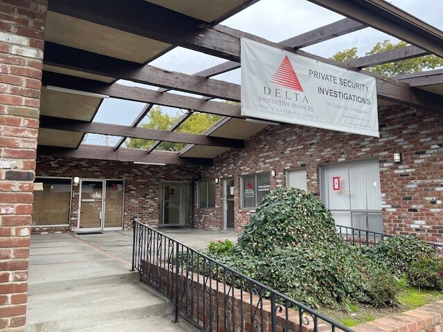 141 E Acacia St, Stockton, CA à louer - Photo de l’immeuble – Image 2 sur 27