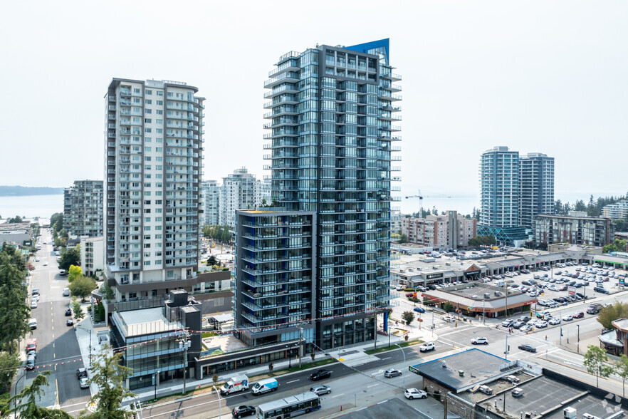 1586 Johnston Rd, White Rock, BC à louer - Photo de l’immeuble – Image 2 sur 4