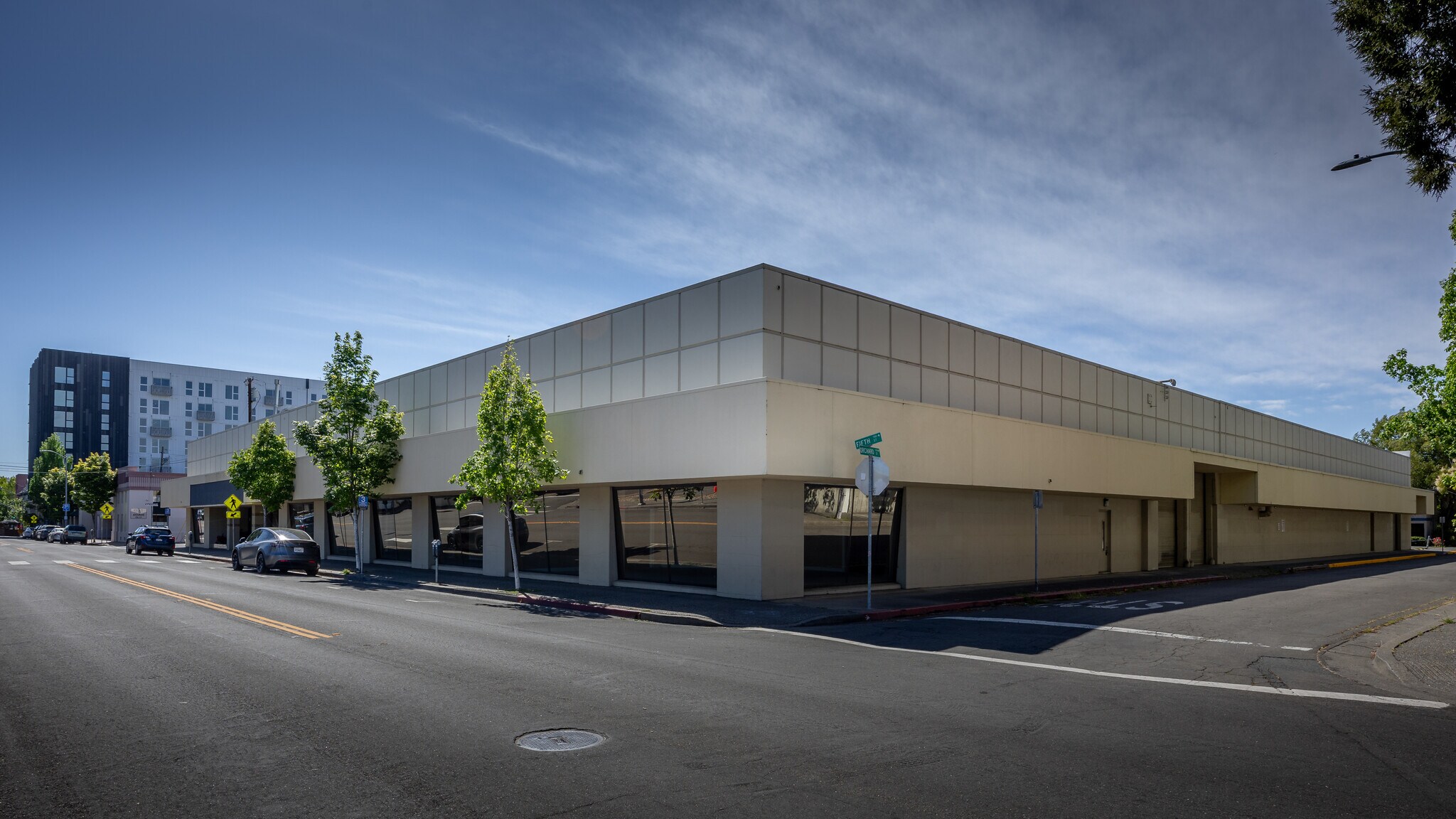 707 5th St, Santa Rosa, CA à louer Photo de l’immeuble– Image 1 sur 13