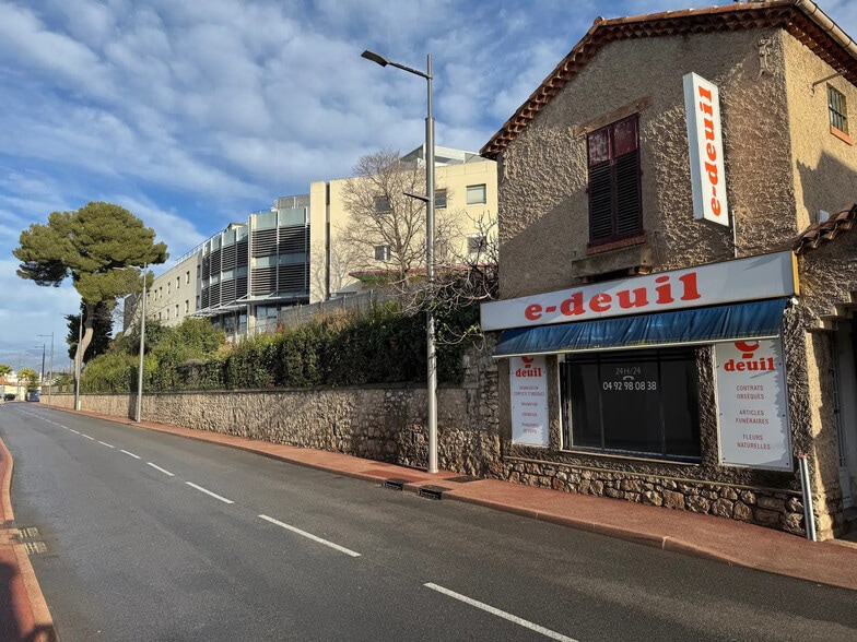 196 Avenue De Grasse, Cannes à louer - Photo de l’immeuble – Image 1 sur 6