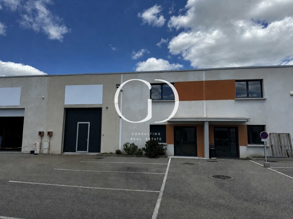 5 Avenue Lionel Terray, Meyzieu à vendre Photo de l’immeuble– Image 1 sur 14