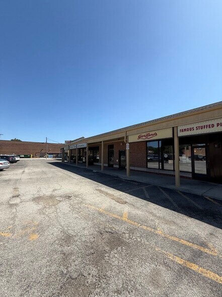 2146 S Mannheim Rd, Westchester, IL à vendre - Photo de l’immeuble – Image 2 sur 4