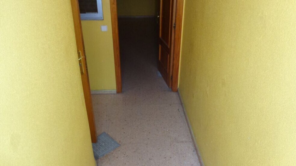 Industriel/Logistique dans Petrer, Alicante à vendre - Photo de l’immeuble – Image 2 sur 17