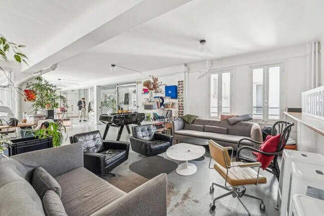 Plus de détails pour 11 Rue Des Petites Ecuries, Paris - Bureau à louer