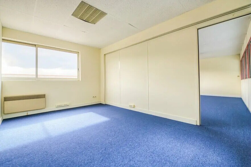 Local d’activités dans Ennery à louer - Photo intérieure – Image 1 sur 5