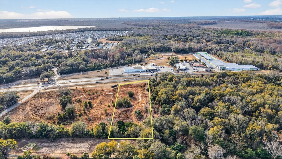 1322 English Rd, Leesburg, FL à vendre - Photo principale – Image 1 sur 5