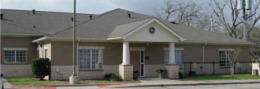 2112 Regional Medical Dr, Wharton, TX à louer - Photo principale – Image 1 sur 2