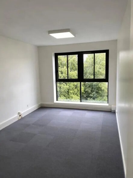 30 Avenue Camus, Nantes à louer - Photo de l’immeuble – Image 2 sur 10