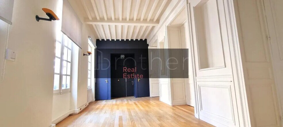 Bureau dans Bordeaux à louer - Photo de l’immeuble – Image 3 sur 9