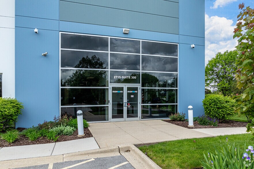 2715 Davey Rd, Woodridge, IL à louer - Photo de l’immeuble – Image 2 sur 4