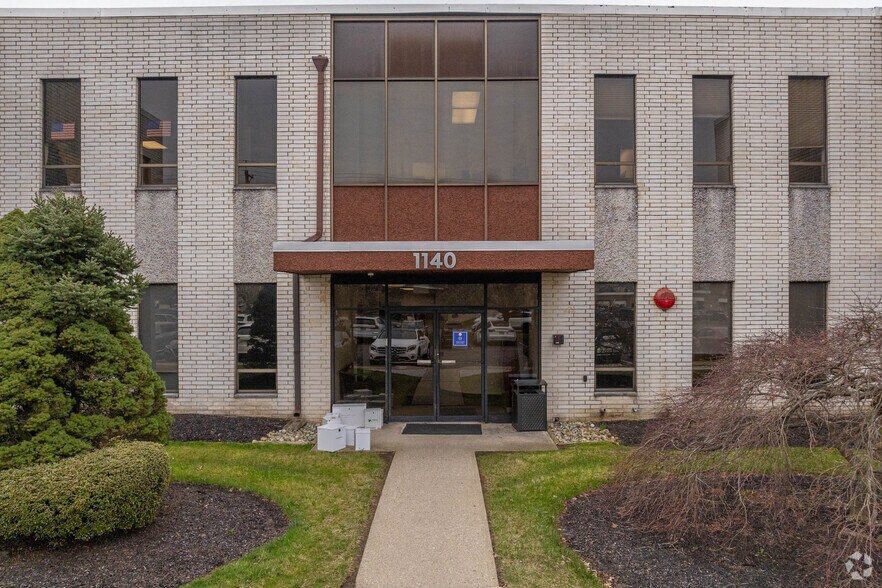 1140 Bloomfield Ave, West Caldwell, NJ à louer - Photo de l’immeuble – Image 3 sur 4