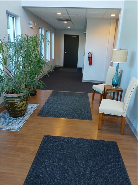 801 W Little Creek Rd, Norfolk, VA à louer - Photo de l’immeuble – Image 1 sur 4