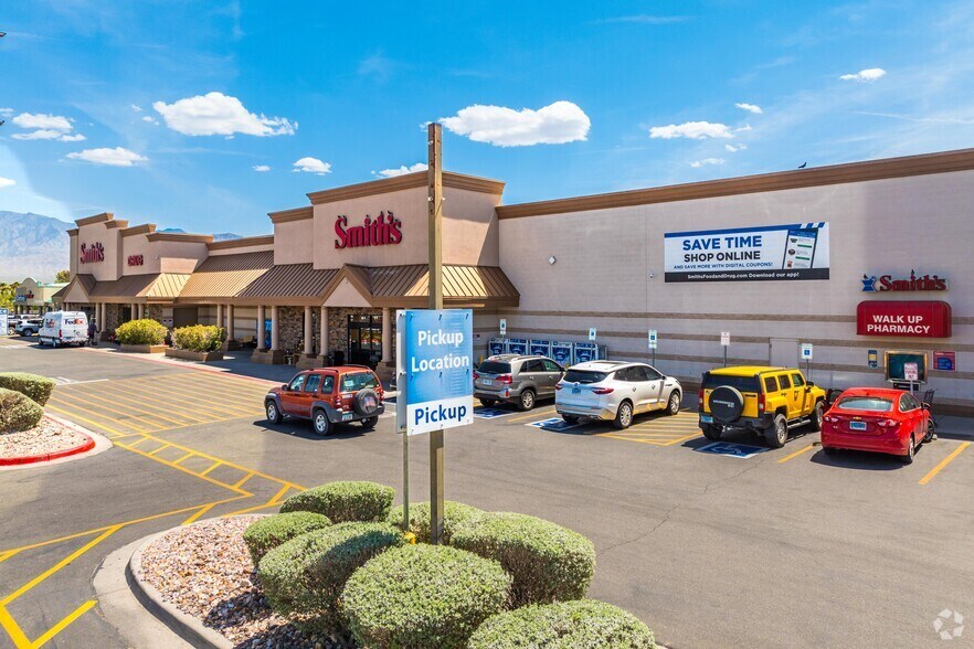 330 N Sandhill Blvd, Mesquite, NV à louer - Photo de l’immeuble – Image 3 sur 4