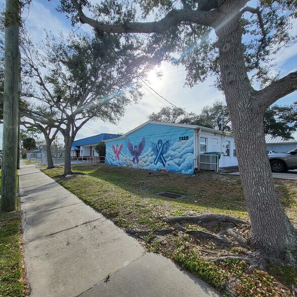 1322 Oak St, Melbourne, FL à vendre - Photo de l’immeuble – Image 3 sur 16