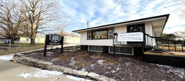 W282N7104 Main St, Hartland, WI à vendre Photo principale– Image 1 sur 6