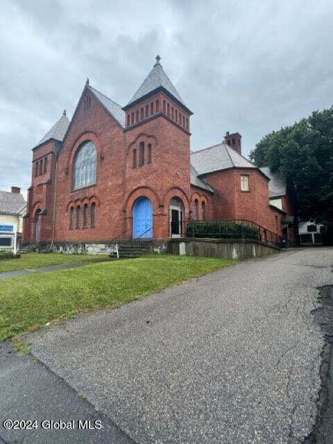 130 Main St, Hoosick Falls, NY à vendre Photo principale– Image 1 sur 53