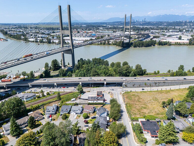 10240 River Rd, Delta, BC à vendre - Photo de l’immeuble – Image 3 sur 11