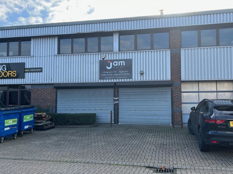 Cabot Ln, Poole à louer - Photo principale – Image 1 sur 3