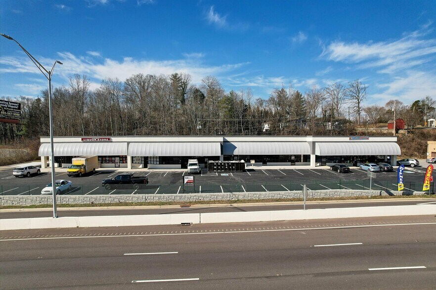 3125 - 3169 Lakemoor View Rd, Knoxville, TN à louer - Photo de l’immeuble – Image 1 sur 4