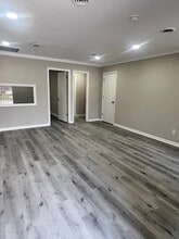 1323 Platt Springs Rd, West Columbia, SC à louer Photo intérieure– Image 2 sur 4