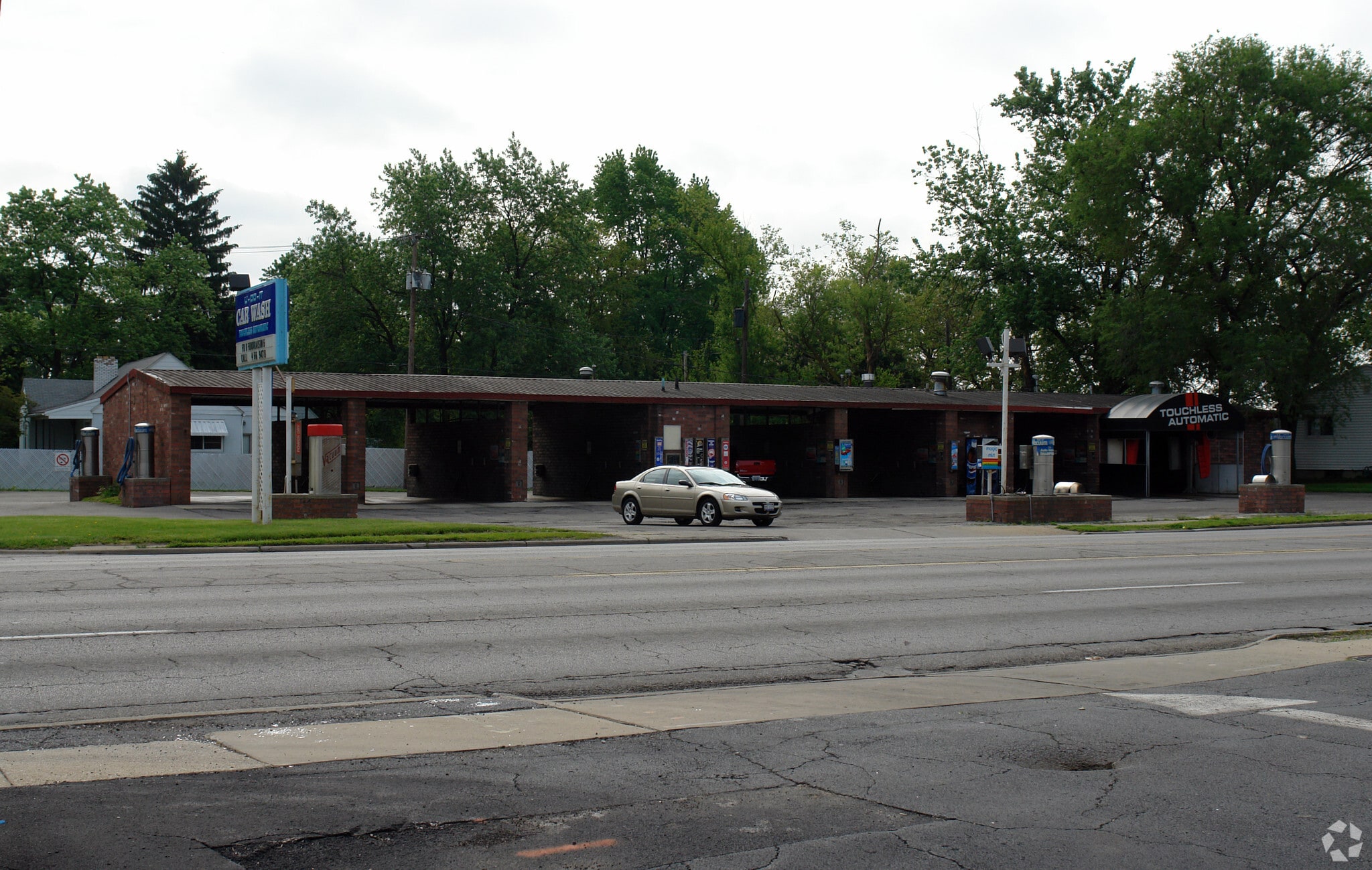 6 Caress Car Washes | Toledo, OH portefeuille de 6 biens à vendre sur LoopNet.fr Photo principale– Image 1 sur 7