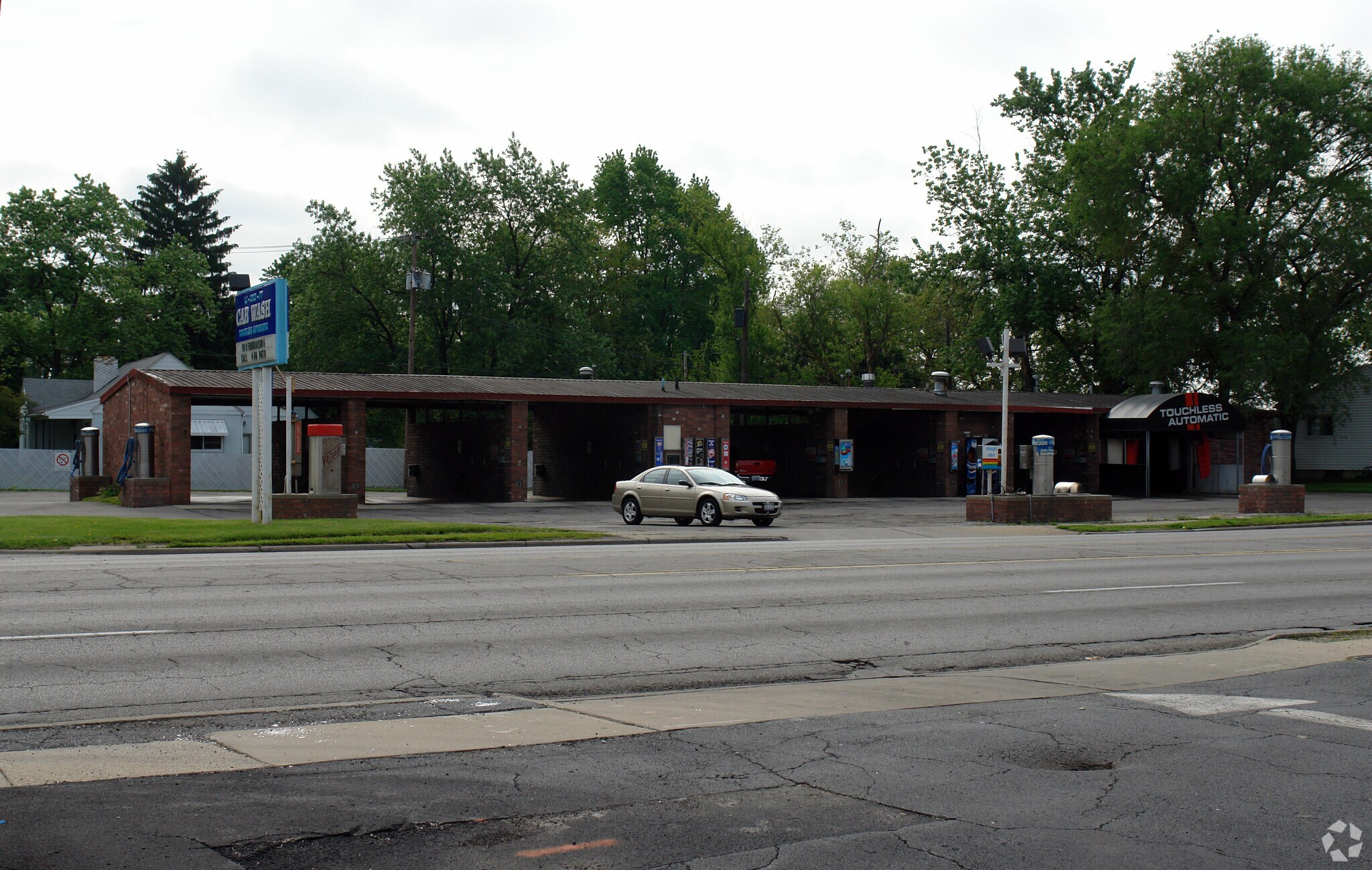 612-626 N Reynolds Rd, Toledo, OH à vendre Photo principale– Image 1 sur 21