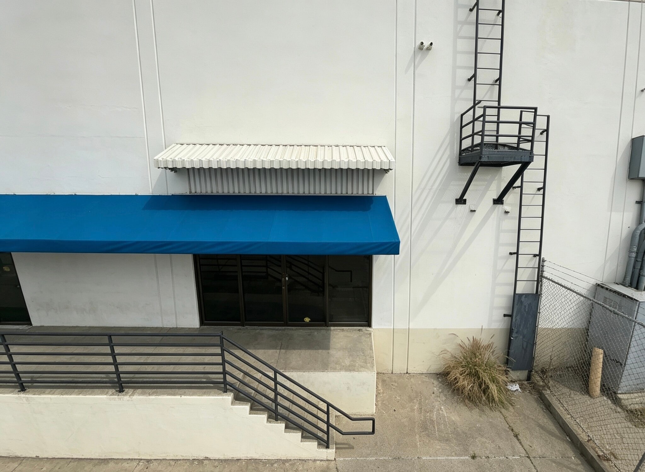 5455 E La Palma Ave, Anaheim, CA à louer Photo de l’immeuble– Image 1 sur 11