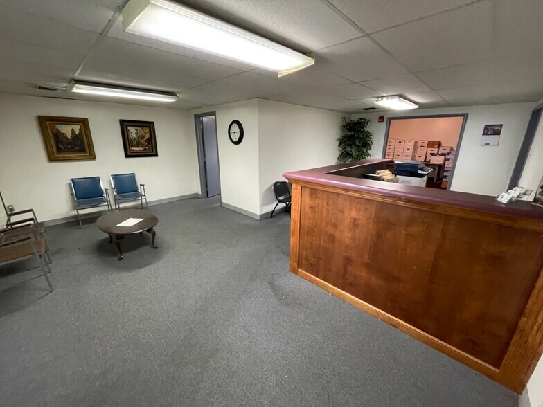 129 Ashmore Dr, Leola, PA à louer - Hall d’entrée – Image 3 sur 8