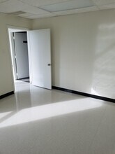 170 N Arrowhead Ave, Rialto, CA à louer Photo intérieure– Image 2 sur 10