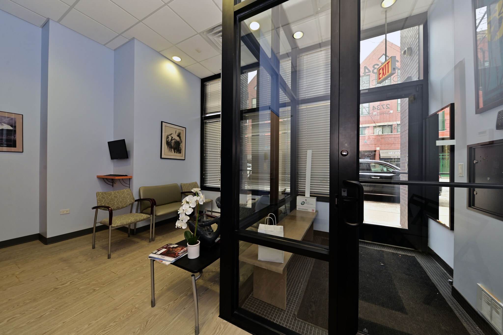 2734 N Lincoln Ave, Chicago, IL à louer Photo de l’immeuble– Image 1 sur 5
