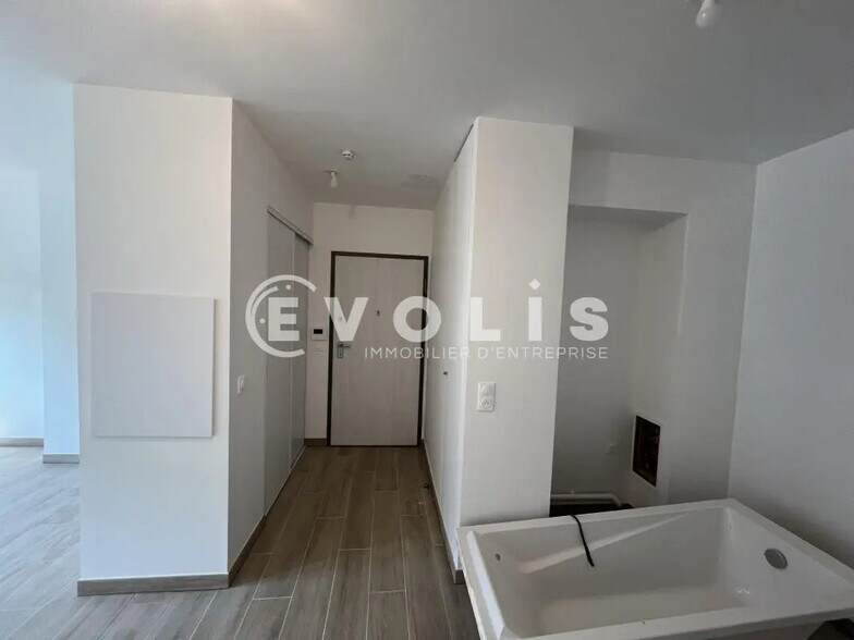 Bureau dans Saint-Maur-des-Fossés à vendre - Photo de l’immeuble – Image 2 sur 8