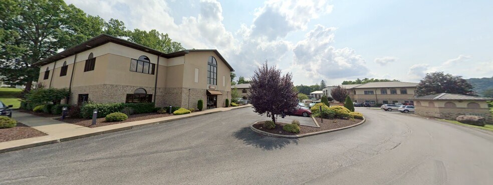 2400-2600 Cranberry Sq, Morgantown, WV à vendre - Photo de l’immeuble – Image 2 sur 32