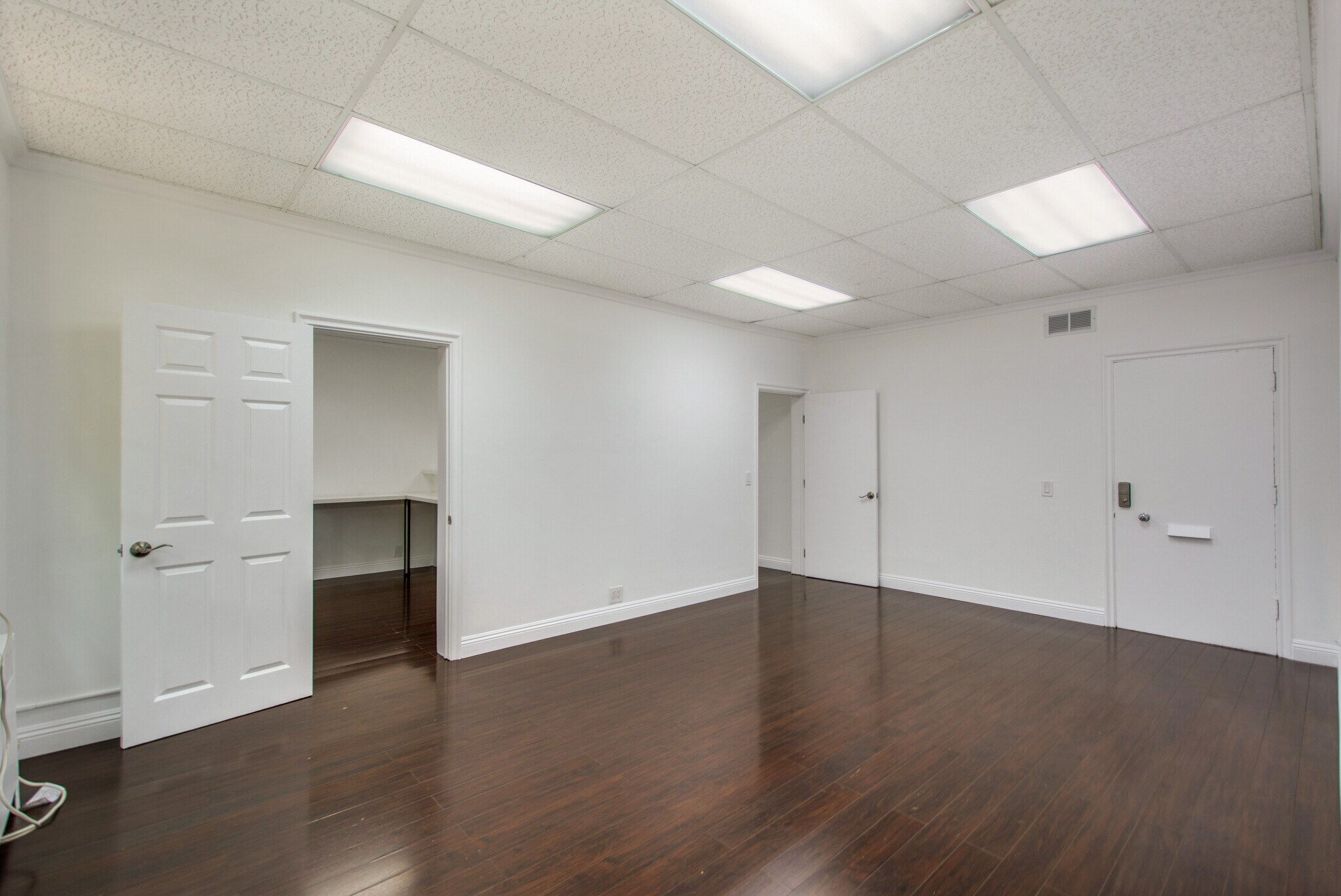 9730-9732 Wilshire Blvd, Beverly Hills, CA à louer Photo intérieure– Image 1 sur 6