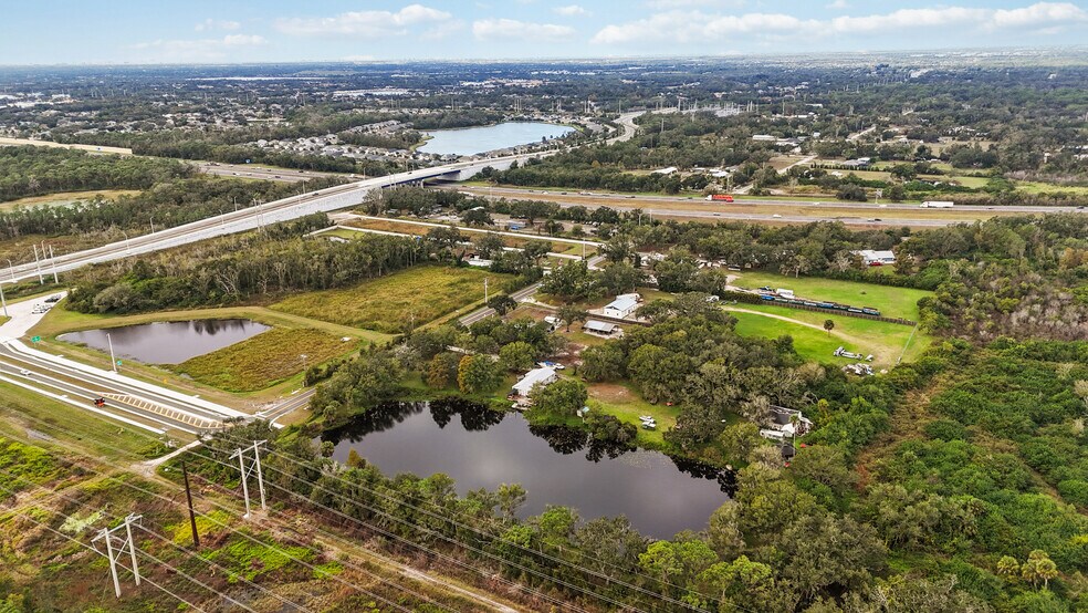 8011 41st Ave E, Bradenton, FL à vendre - Photo de l’immeuble – Image 3 sur 6