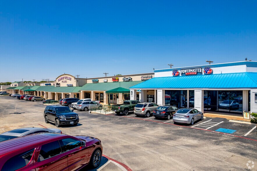 15701-15759 San Pedro Ave, San Antonio, TX à louer - Photo de l’immeuble – Image 2 sur 4
