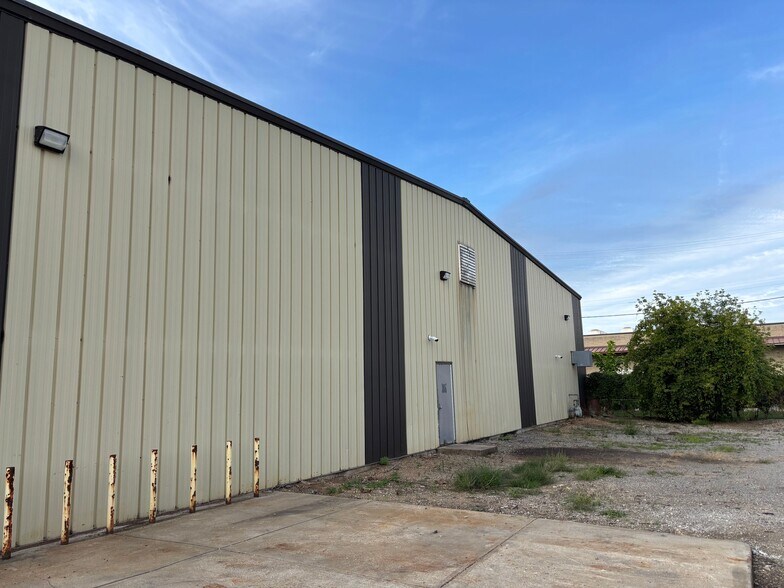 1137 S Lafayette Blvd, South Bend, IN à vendre - Photo de l’immeuble – Image 3 sur 12