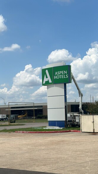 908 W G St, La Porte, TX à vendre - Photo de l’immeuble – Image 2 sur 23